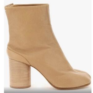 NIB Maison Margiela tabi boots high heel
NWT
size:35